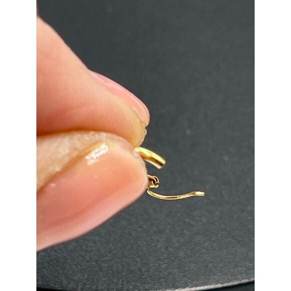 Carla Signed 14k Yellow Polished Gold Small Huggie Hoop Earrings - Picture 8 of 8